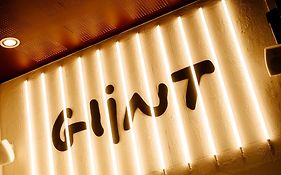 Glint Paris